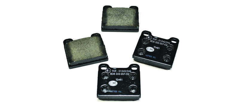 Bremsbelagsatz Bremsbeläge HELLA 8DB 355 007-021